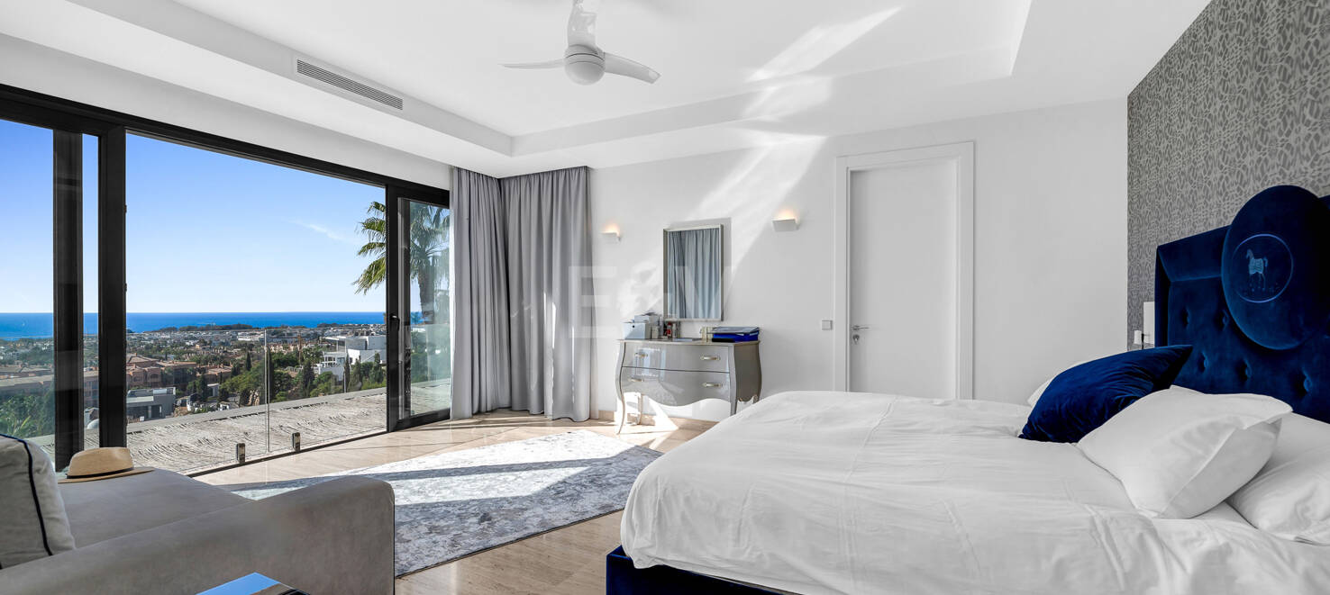 Modern Villa in Los Flamingos Golf with spectacular Sea views right on the golf course