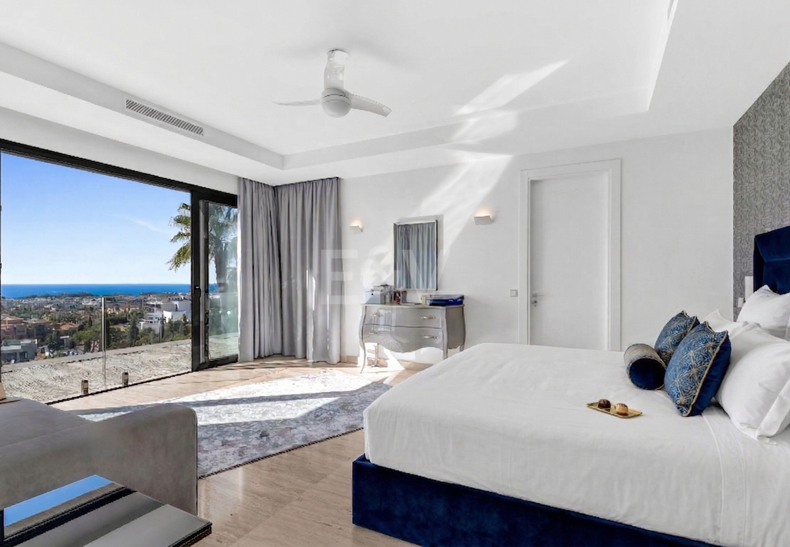 Modern Villa with Spectacular Sea Views Right on the Golf Course