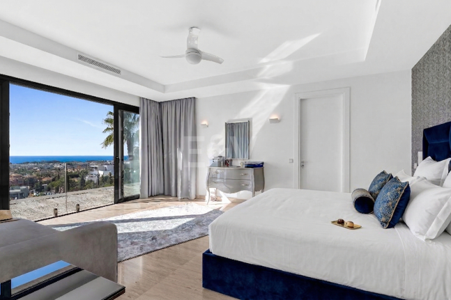 Modern Villa with Spectacular Sea Views Right on the Golf Course