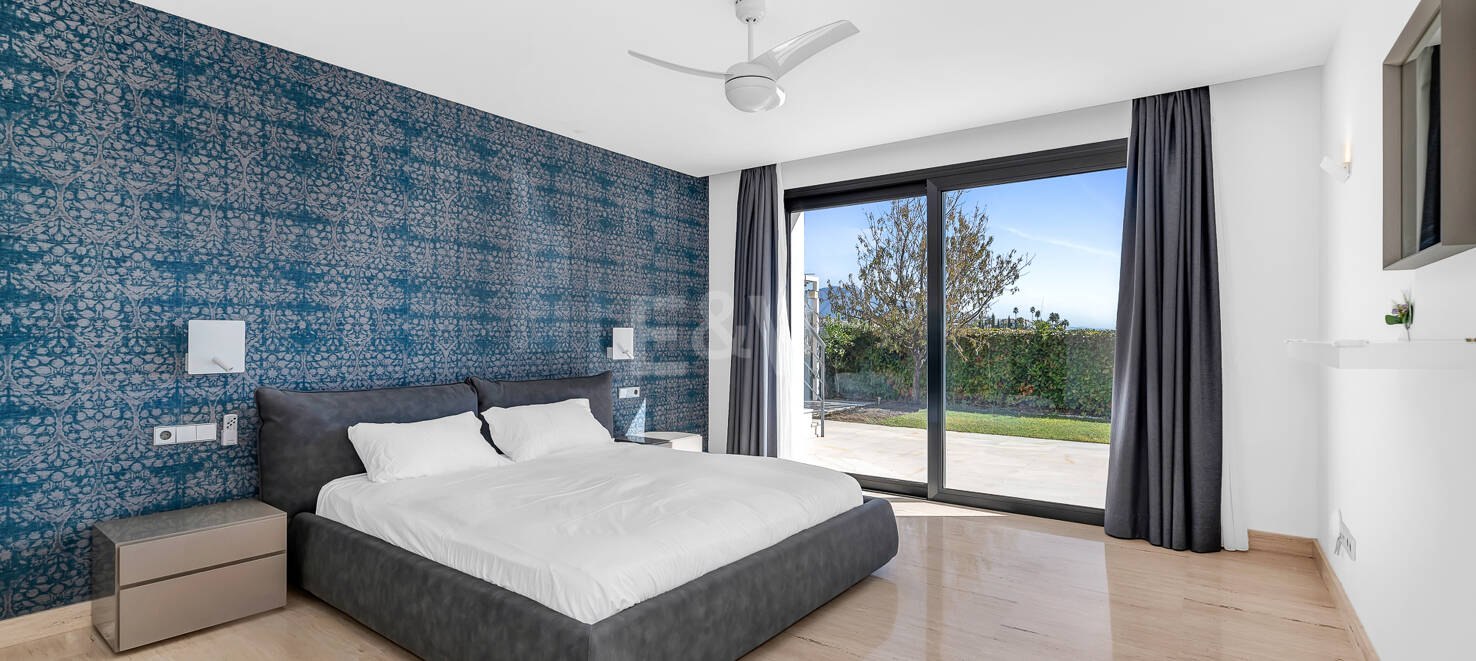 Modern Villa in Los Flamingos Golf with spectacular Sea views right on the golf course