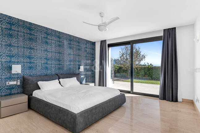 Moderne Villa mit spektakulärem Meerblick direkt am Golfplatz