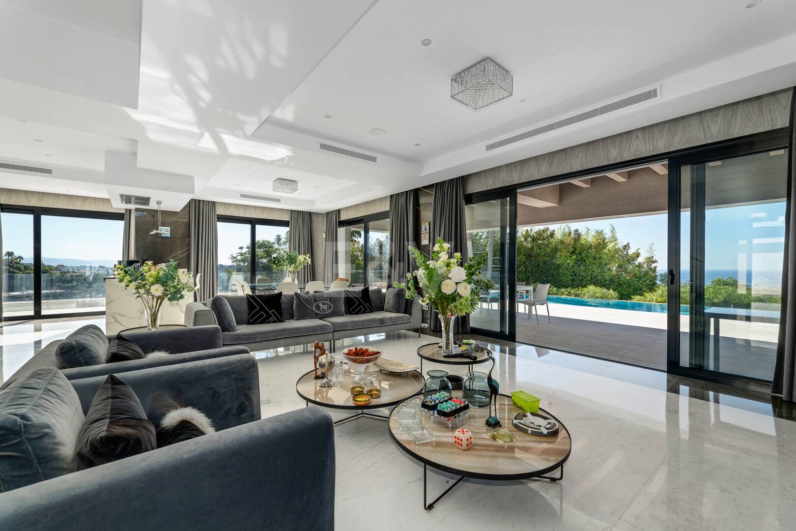 Moderne Villa mit spektakulärem Meerblick direkt am Golfplatz