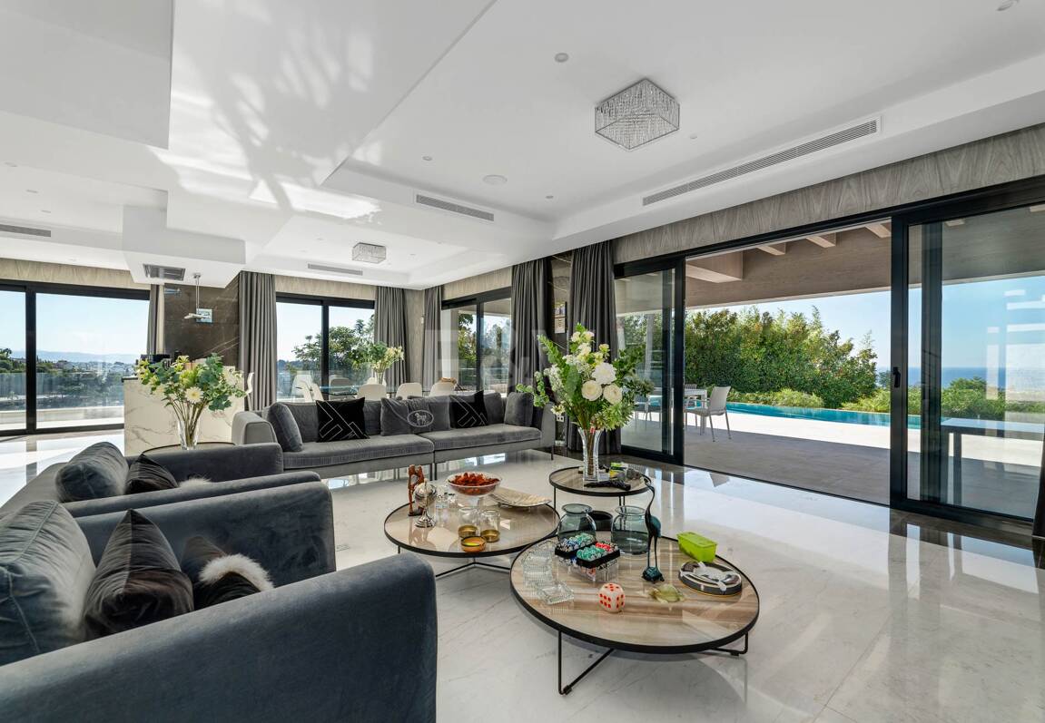 Moderne Villa mit spektakulärem Meerblick direkt am Golfplatz