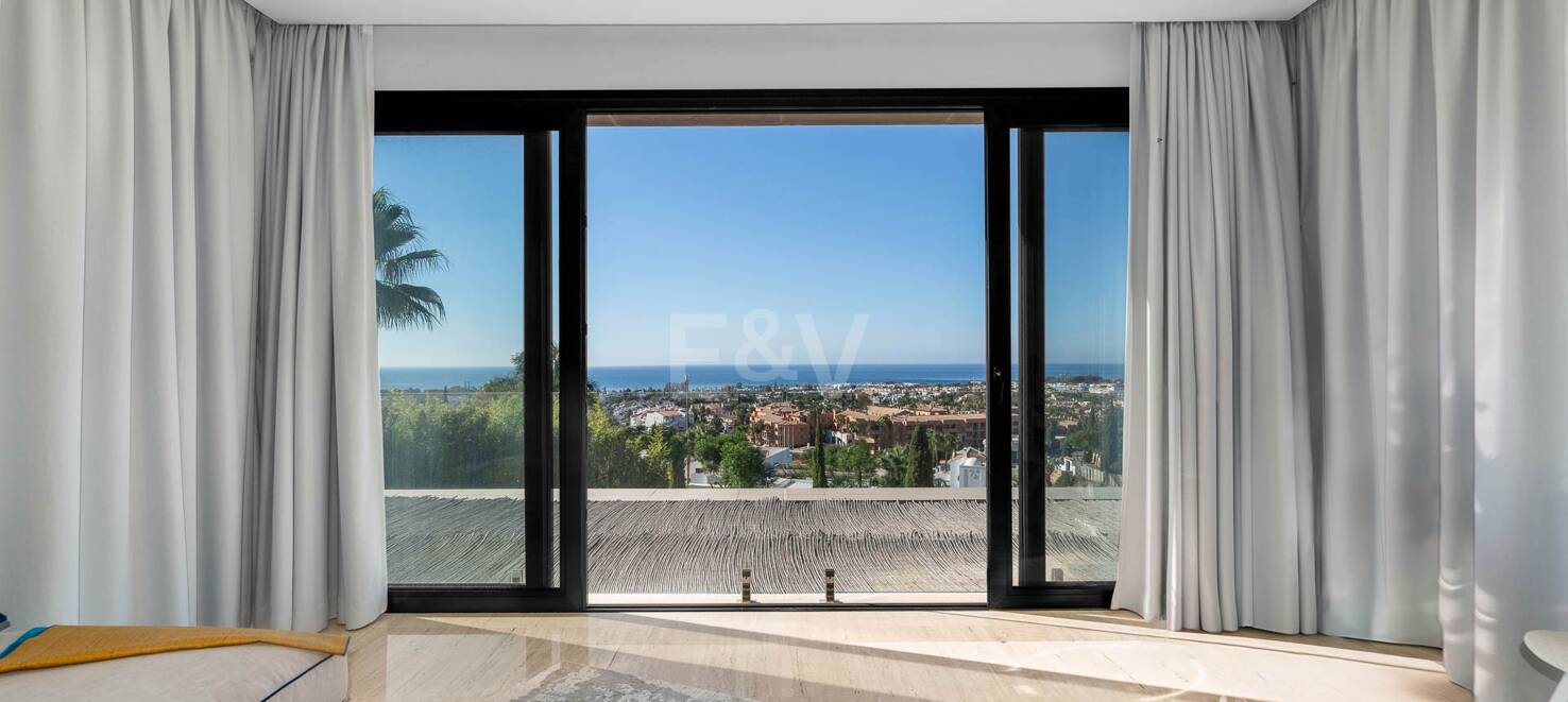 Modern Villa in Los Flamingos Golf with spectacular Sea views right on the golf course