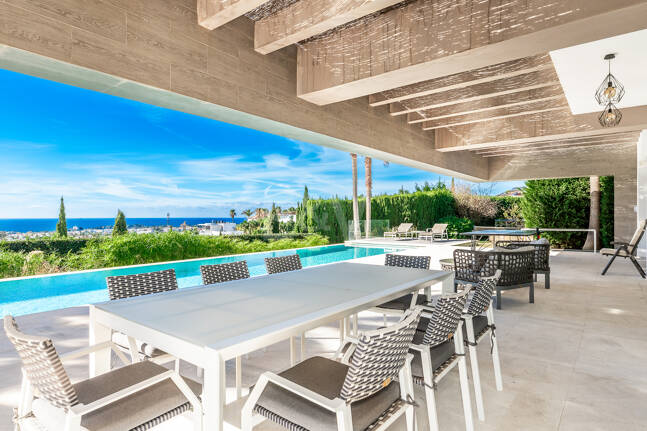 Moderne Villa mit spektakulärem Meerblick direkt am Golfplatz