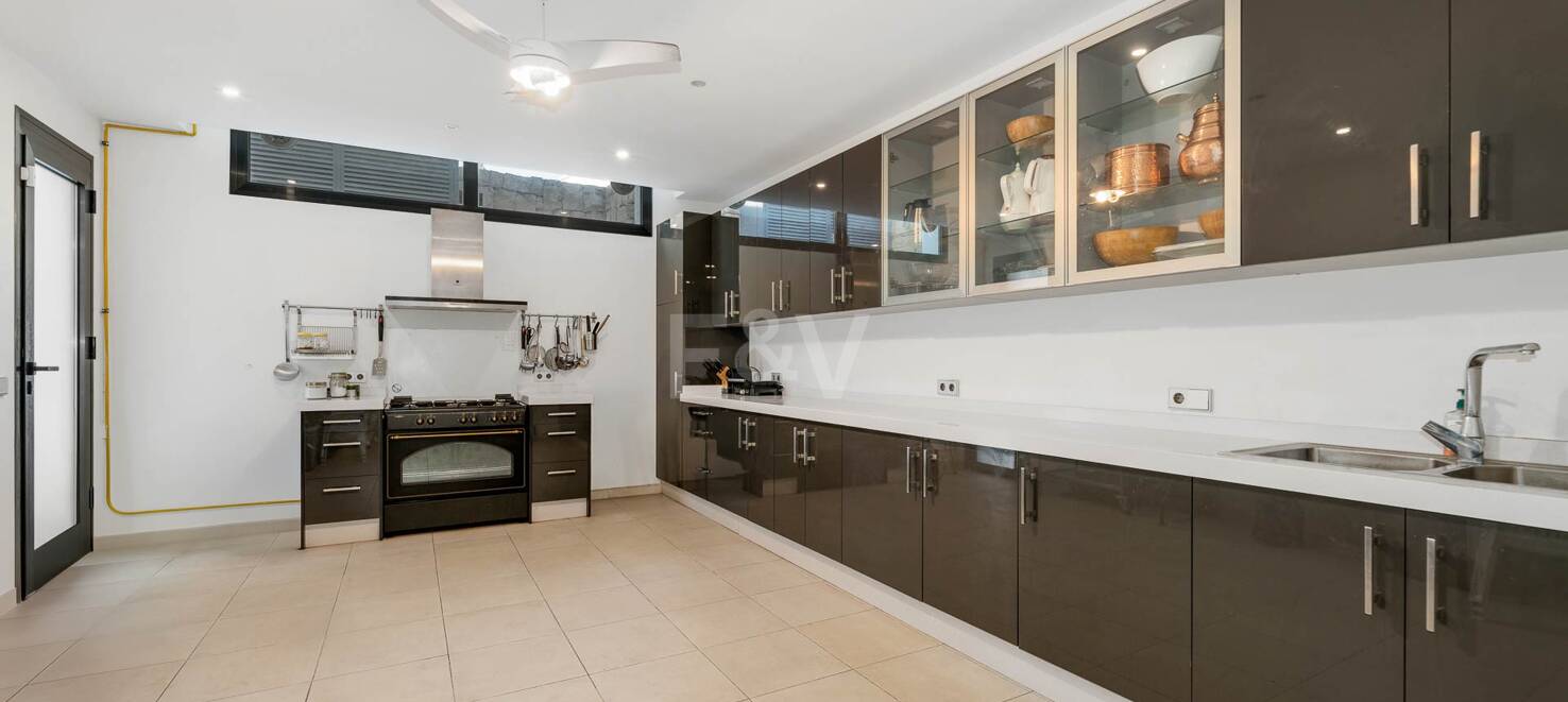 Modern Villa in Los Flamingos Golf with spectacular Sea views right on the golf course