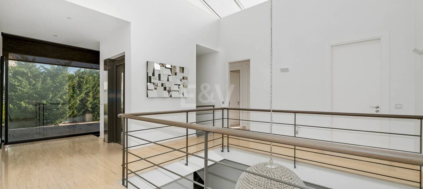 Modern Villa in Los Flamingos Golf with spectacular Sea views right on the golf course