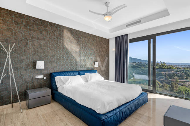 Moderne Villa mit spektakulärem Meerblick direkt am Golfplatz