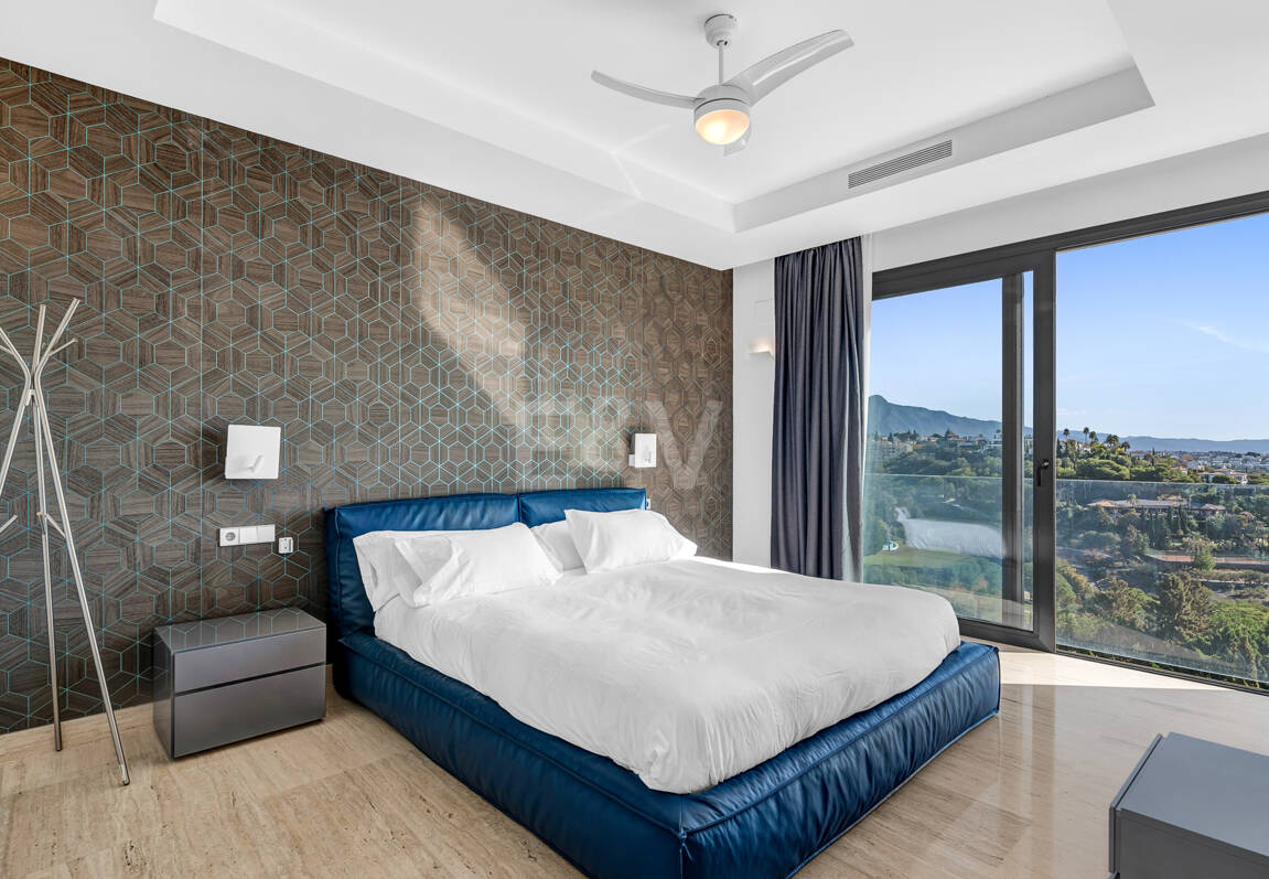 Moderne Villa mit spektakulärem Meerblick direkt am Golfplatz