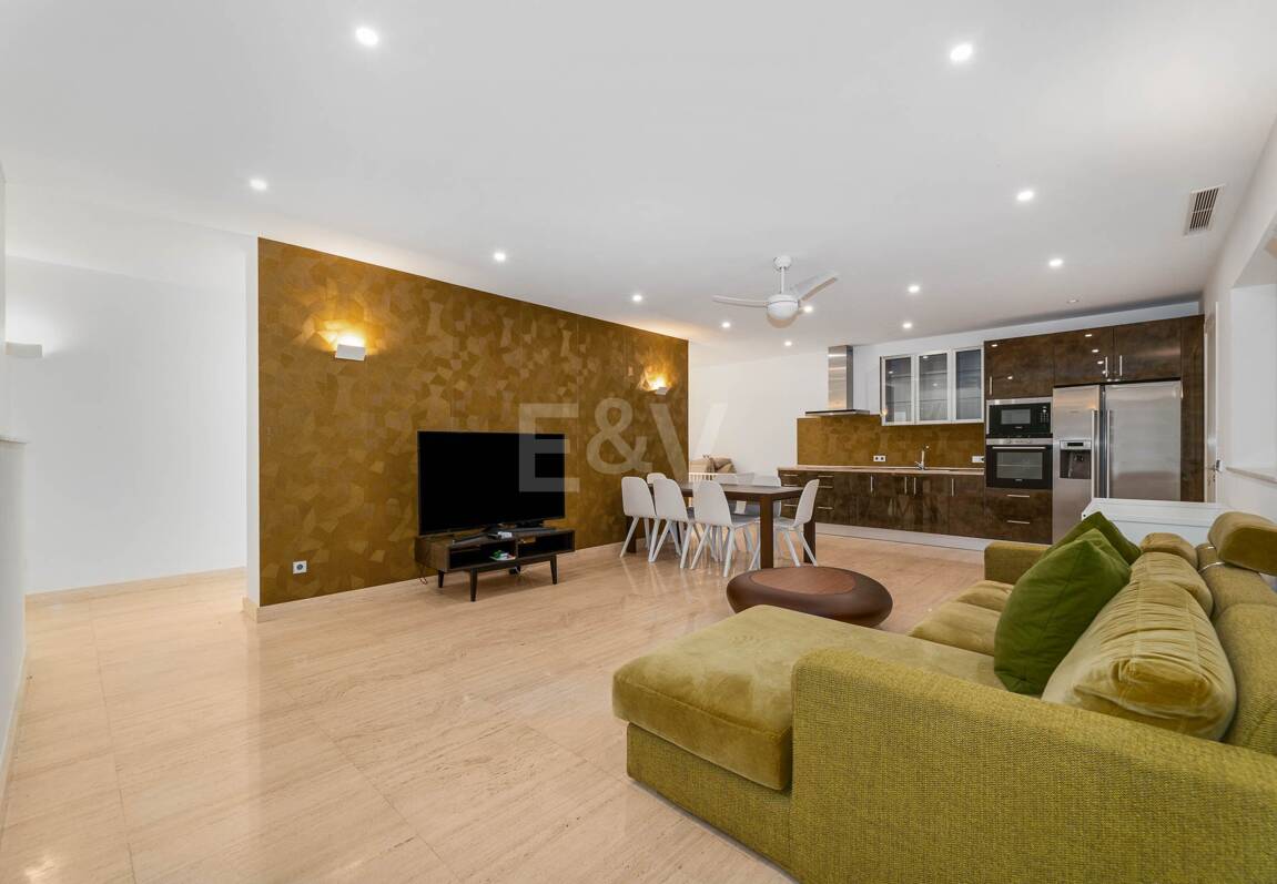 Moderne Villa mit spektakulärem Meerblick direkt am Golfplatz