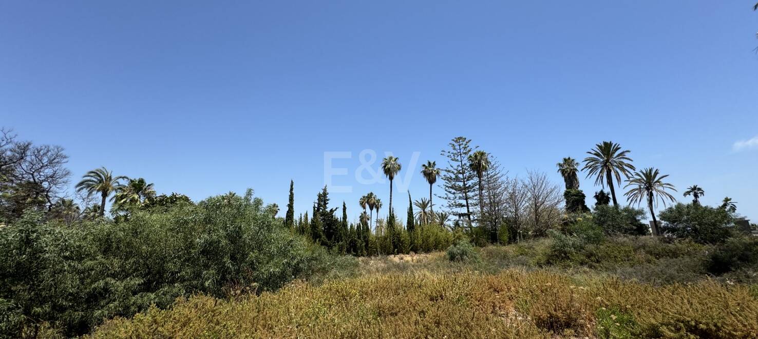 Spacious Plot in Puerto Banus with License for an Exclusive Villa