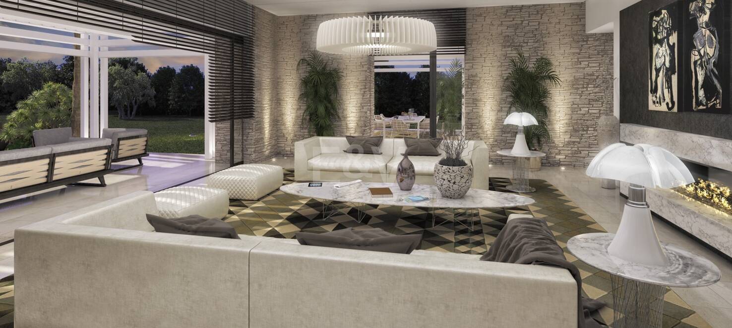 Spacious Plot in Puerto Banus with License for an Exclusive Villa