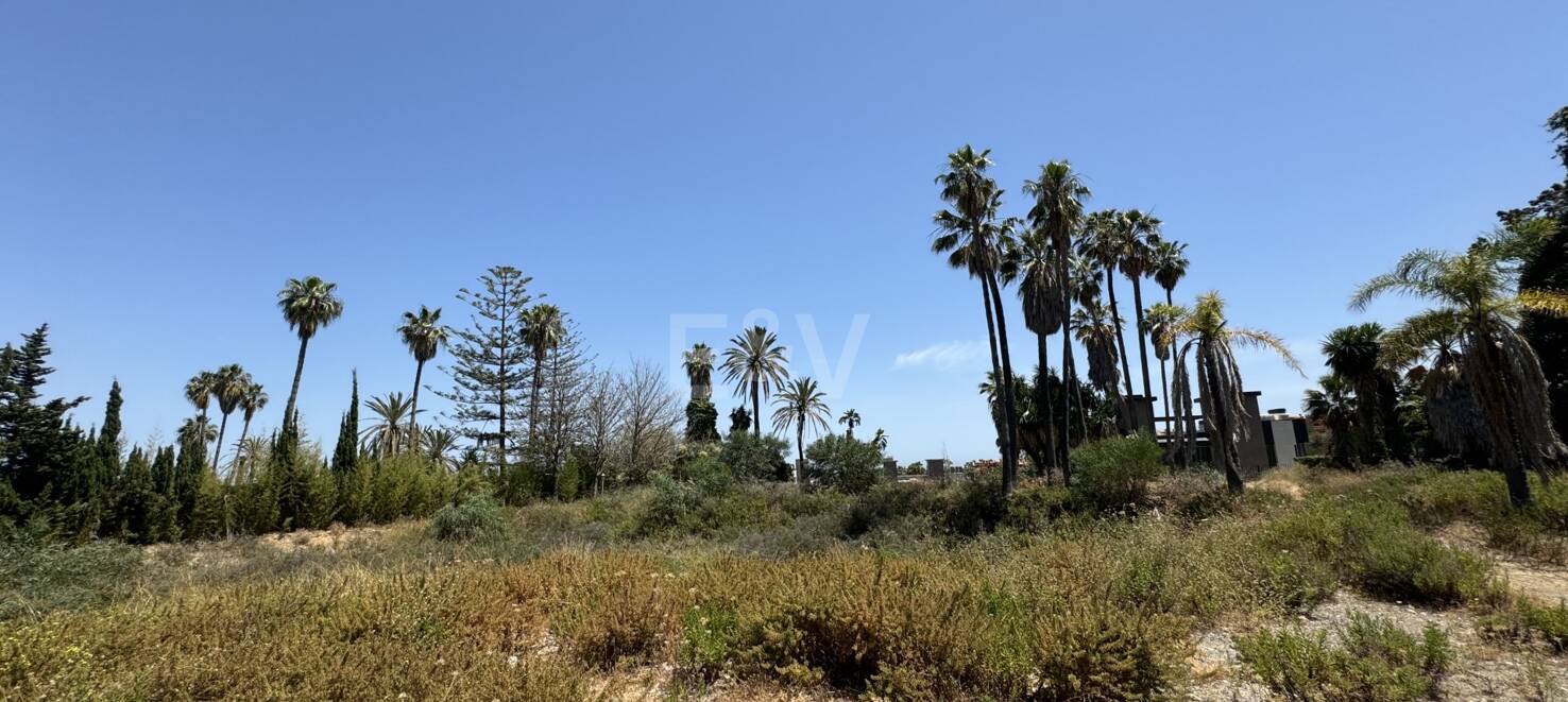 Spacious Plot in Puerto Banus with License for an Exclusive Villa