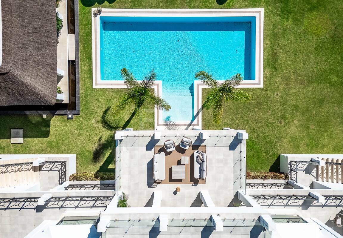 Exquisite Villa in El Madroñal with Breathtaking Sea View