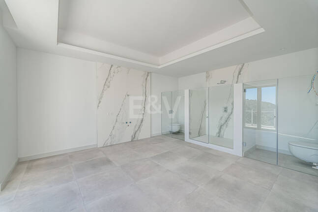 Exquisite Villa in El Madroñal with Breathtaking Sea View