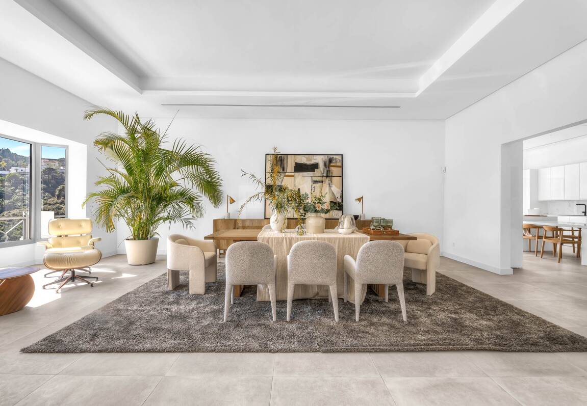 Exquisite Villa in El Madroñal with Breathtaking Sea View