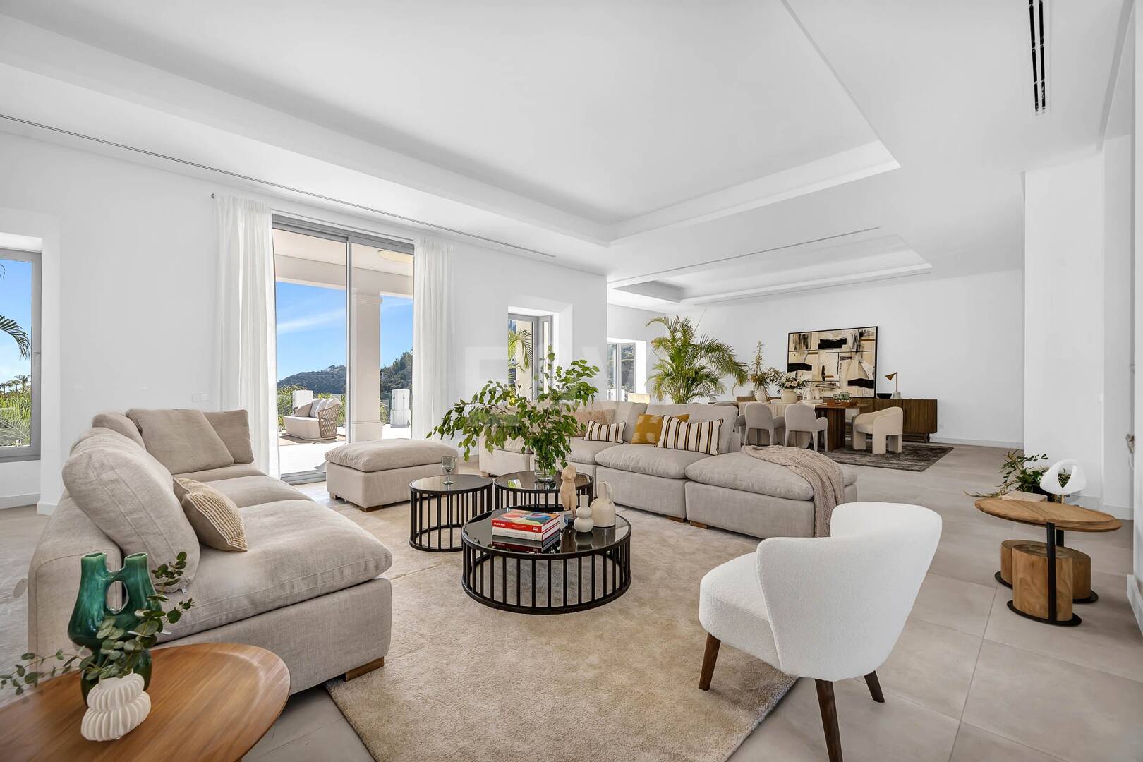 Exquisite Villa in El Madroñal with Breathtaking Sea View