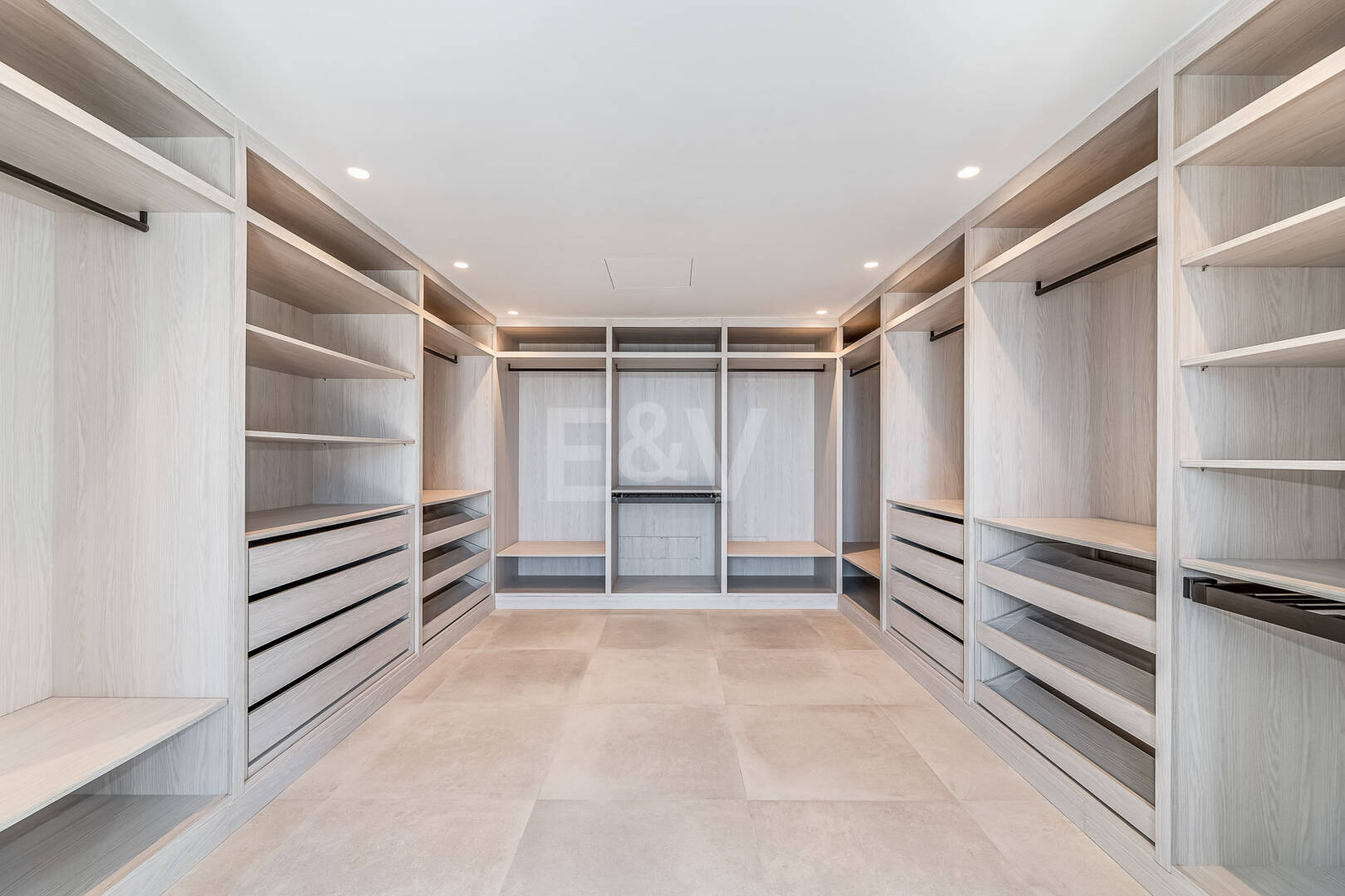 Exquisite Villa in El Madroñal with Breathtaking Sea View