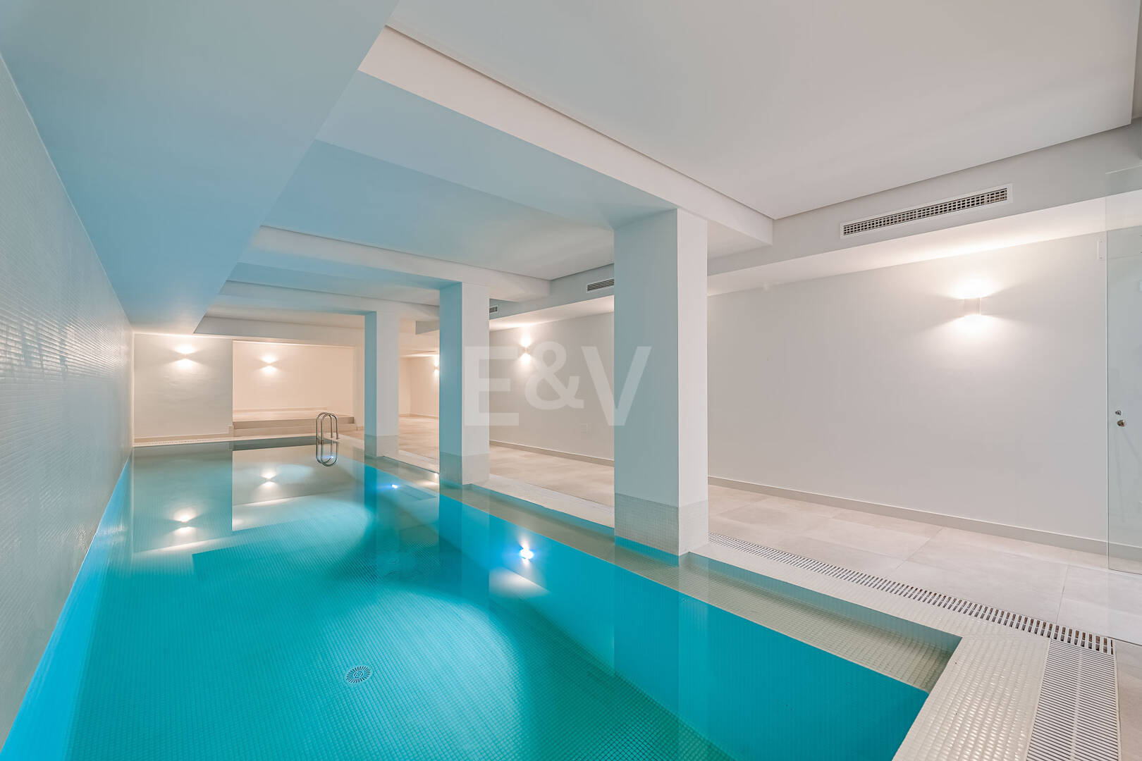 Exquisite Villa in El Madroñal with Breathtaking Sea View