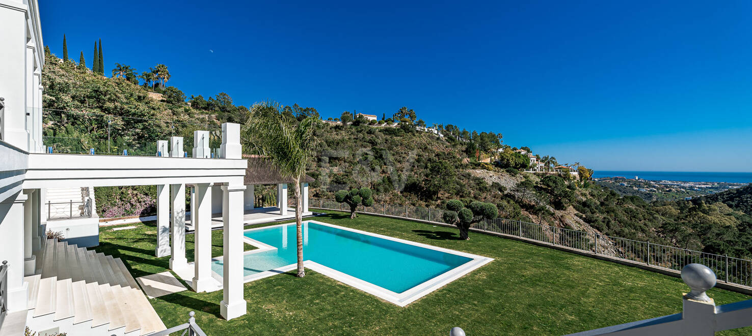 Utsökt Villa i El Madroñal med havsutsikt