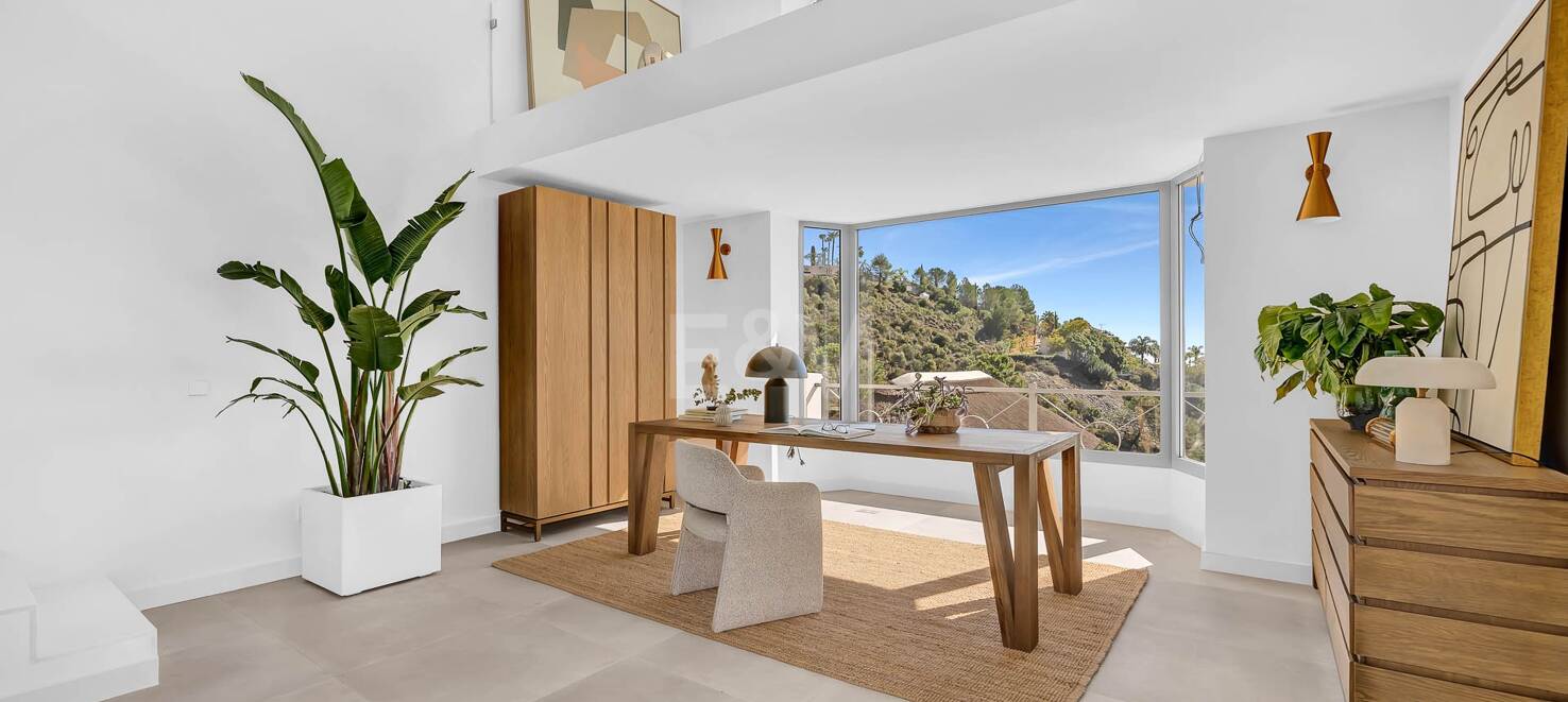 Utsökt Villa i El Madroñal med havsutsikt
