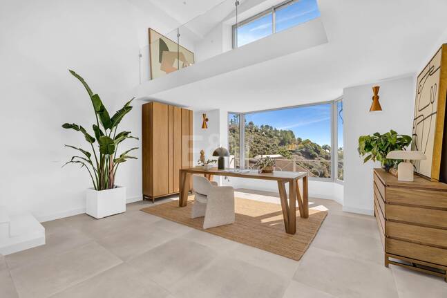 Exquisite Villa in El Madroñal with Breathtaking Sea View