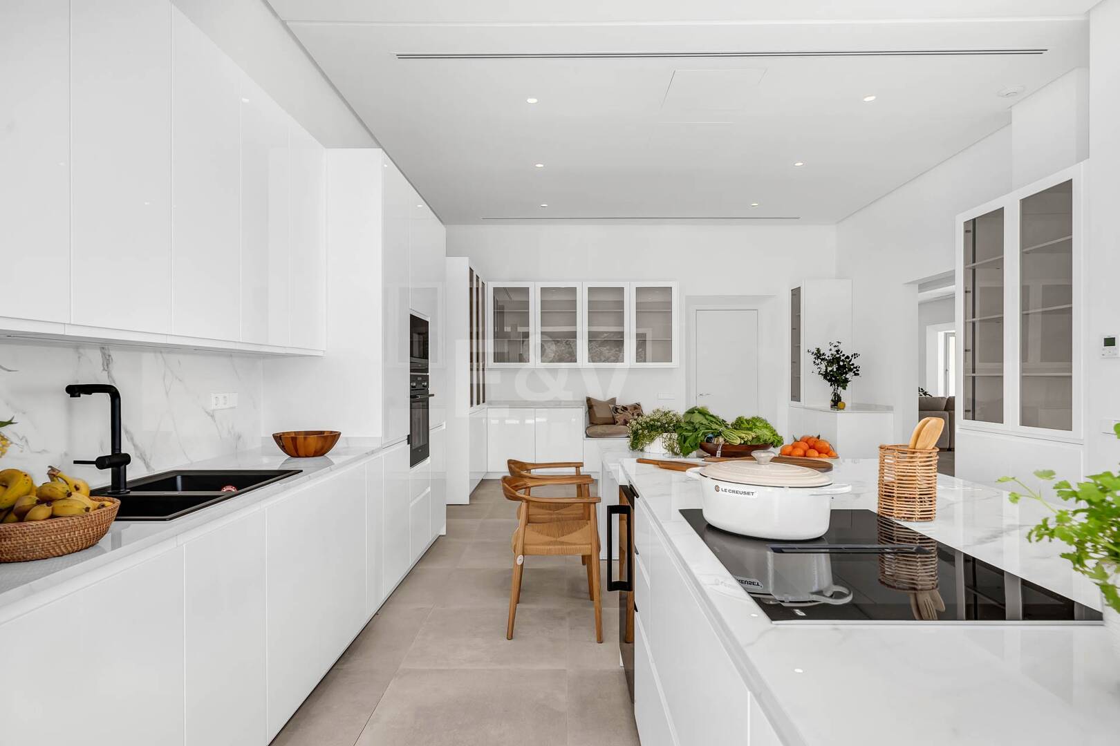 Wybitna willa w El Madroñal z widokiem na morze