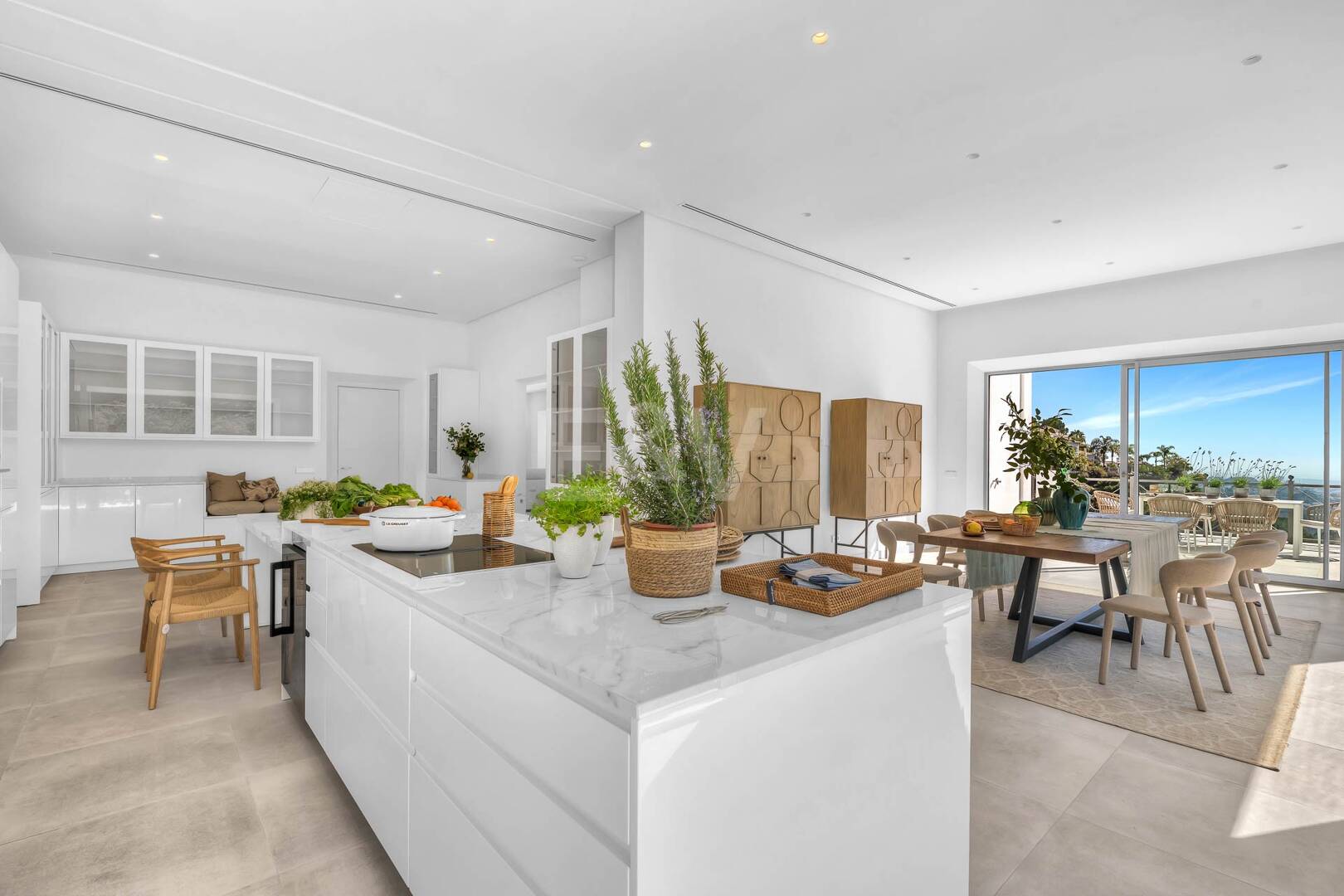 Wybitna willa w El Madroñal z widokiem na morze