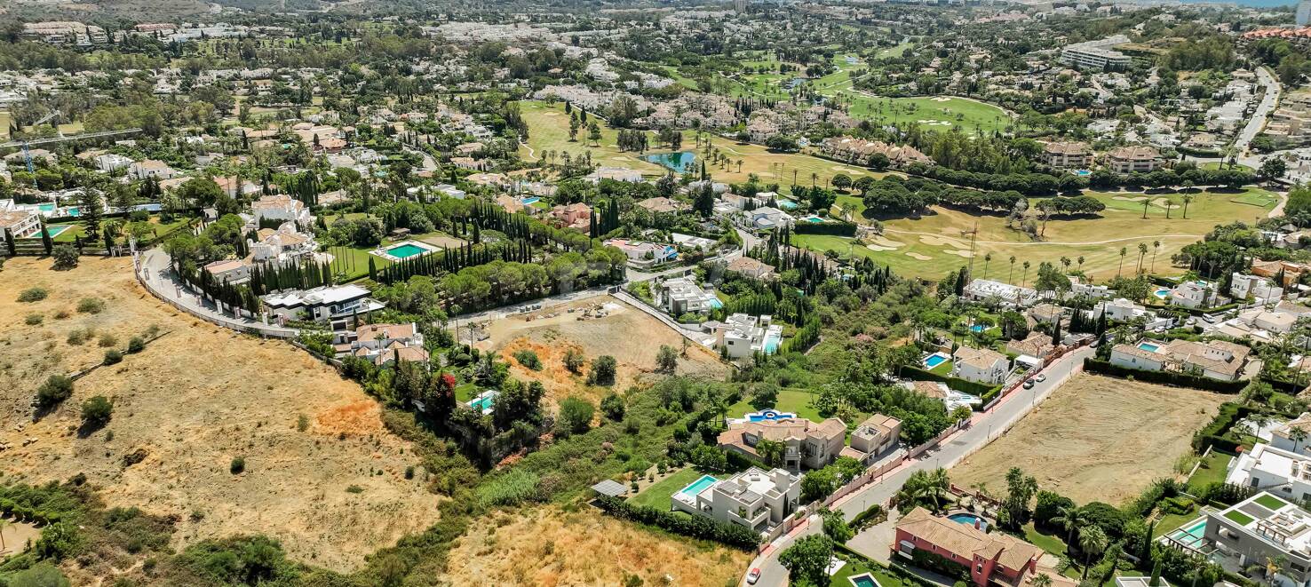 Prime Plots z widokiem na morze w Golf Valley, Marbella - Gotowy do budowy!