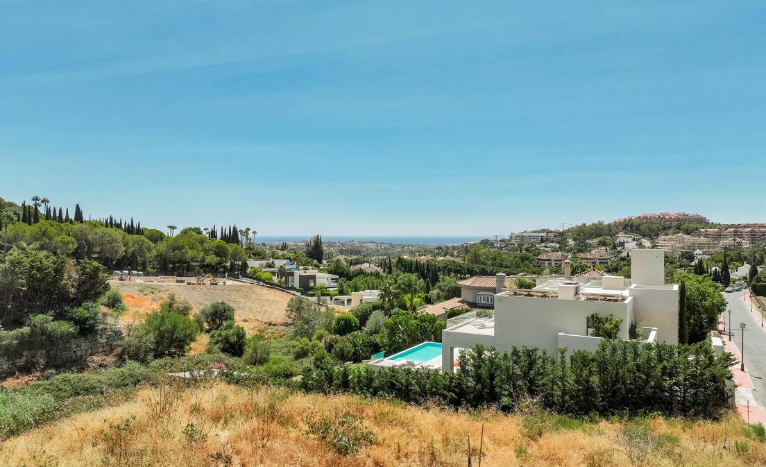 Prime Plots with Sea Views in Golf Valley, Marbella – Ready to Build!