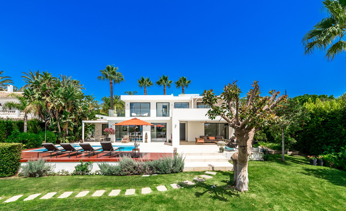 Modern Villa in Marbesa with Stunning Sea Views