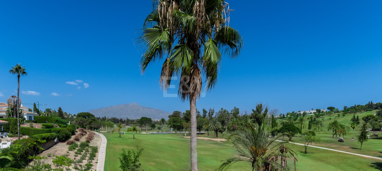 Golfvilla in erster Reihe in Paraiso Alto