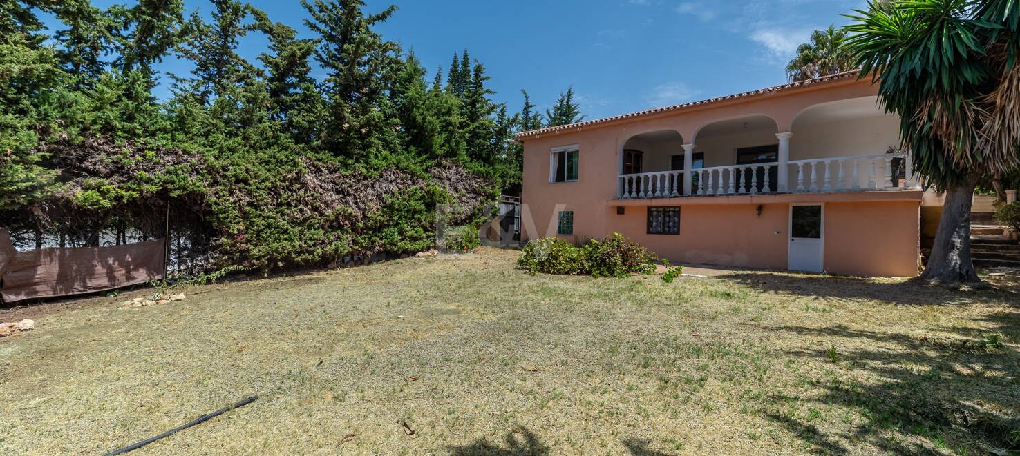 Villa för renovering i Rio Real