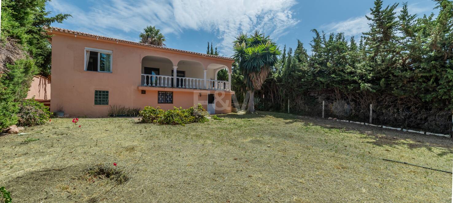 Villa för renovering i Rio Real