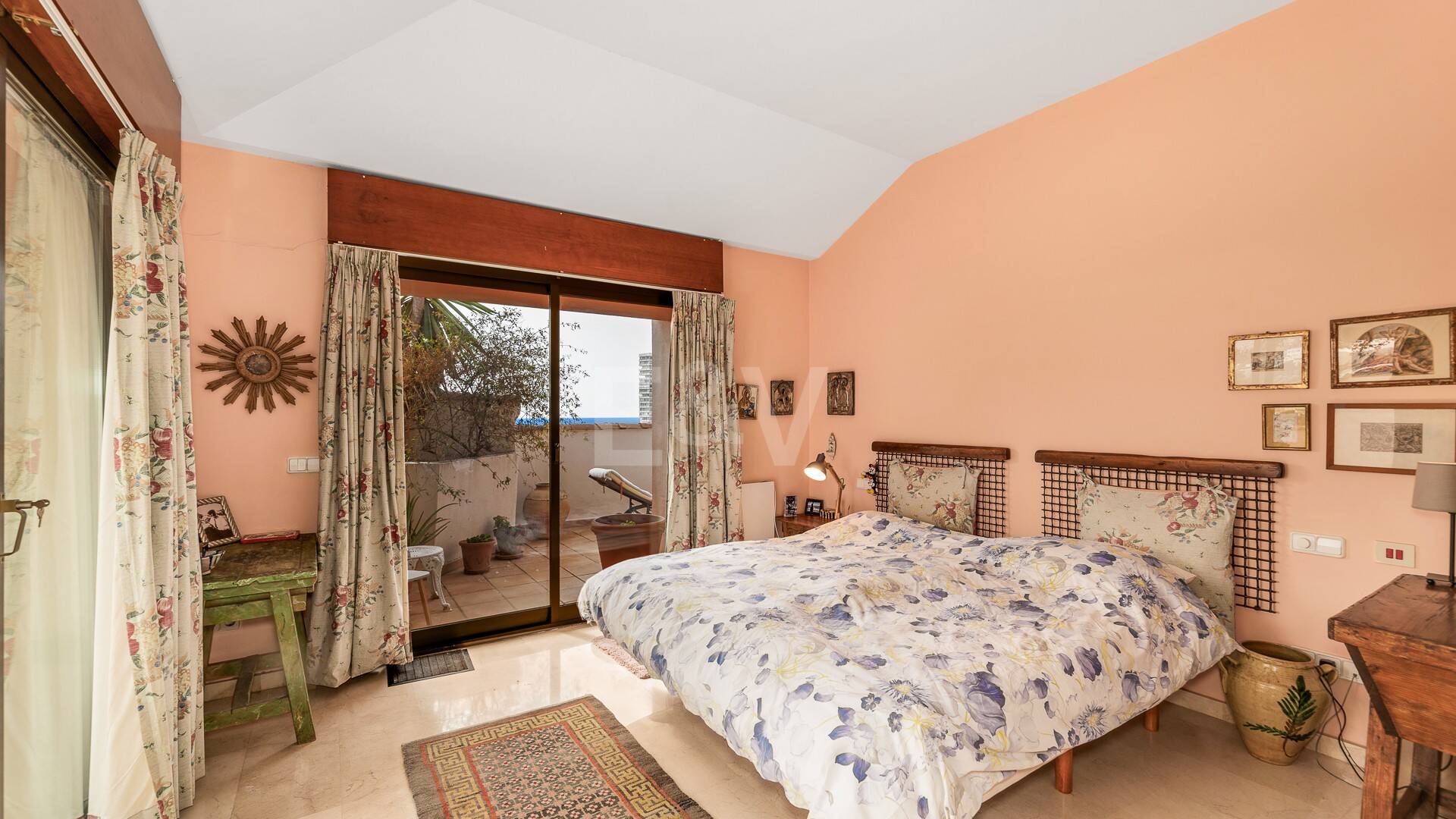 Duplex-Penthouse mit atemberaubendem Panoramablick auf das Meer und den Golfplatz in der prestigeträchtigen Urbanisation Vistagolf