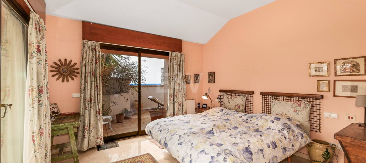 Duplex Penthouse with Stunning Panoramic Sea and Golf Views in the Prestigious Urbanisation Vistagolf