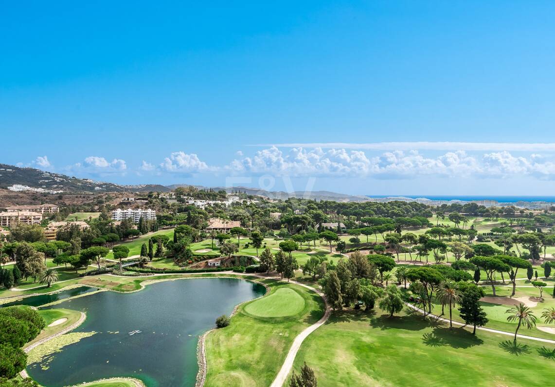 Duplex Penthouse z oszałamiającym widokiem na morze panoramiczne i golf w prestiżowej urbanizacji Wistagolf
