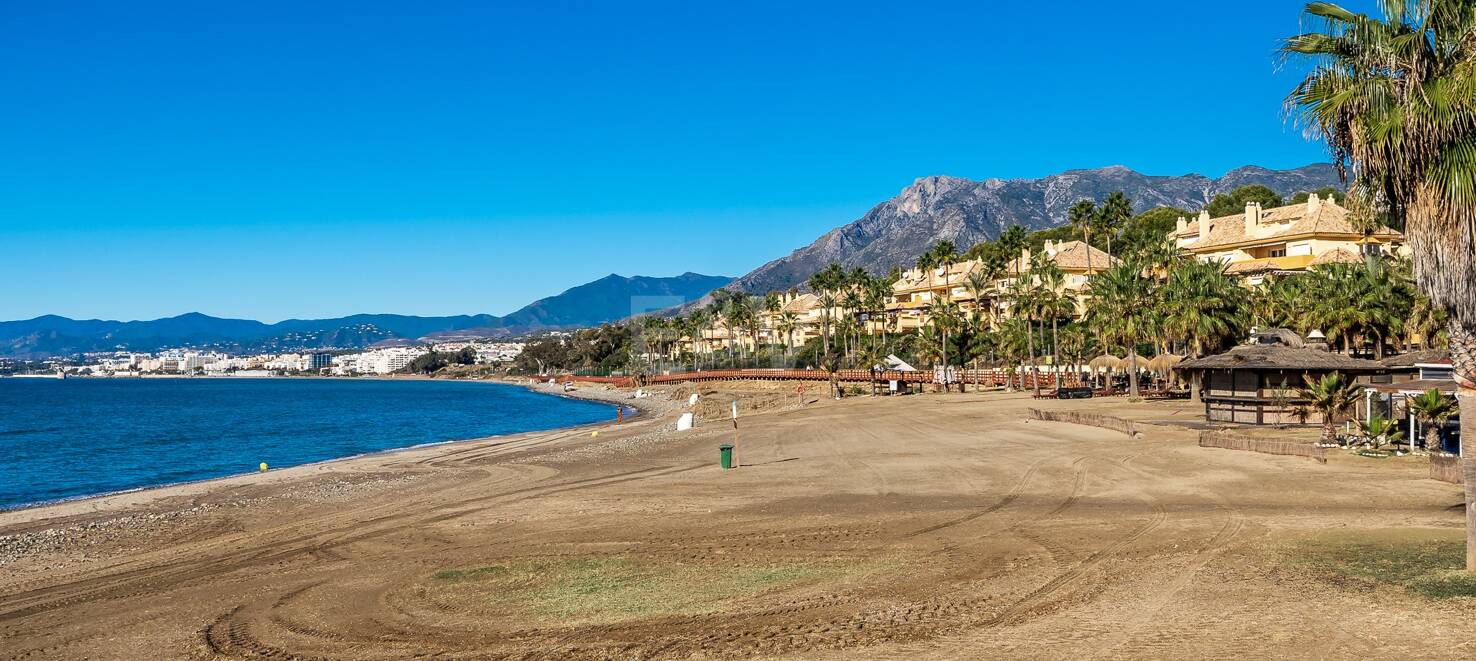 Duplex Penthouse with Stunning Panoramic Sea and Golf Views in the Prestigious Urbanisation Vistagolf