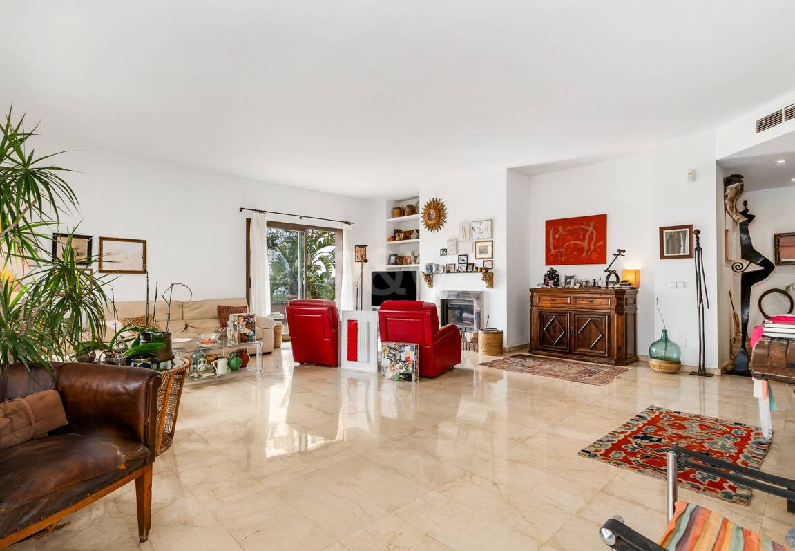 Penthouse Duplex avec vue panoramique sur la mer et le golf dans la prestigieuse urbanisation Vistagolf