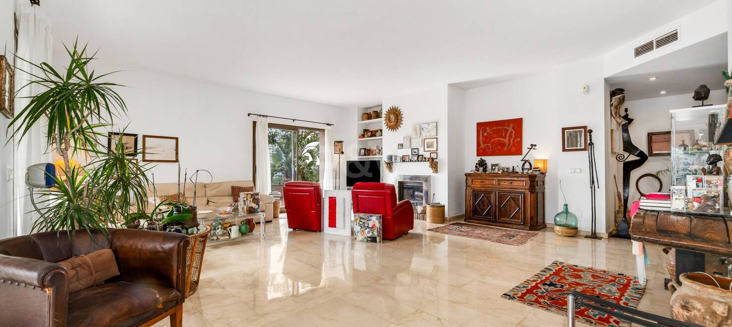 Duplex Penthouse with Stunning Panoramic Sea and Golf Views in the Prestigious Urbanisation Vistagolf