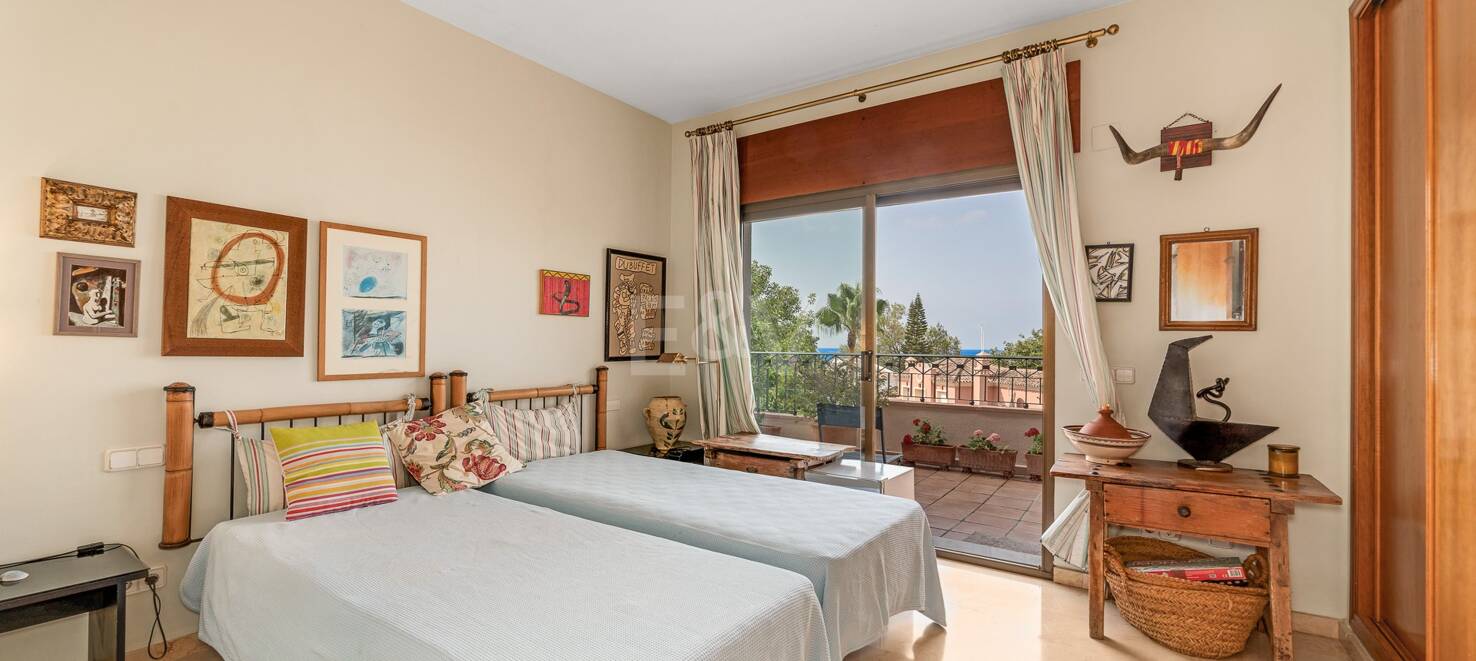 Duplex Penthouse with Stunning Panoramic Sea and Golf Views in the Prestigious Urbanisation Vistagolf