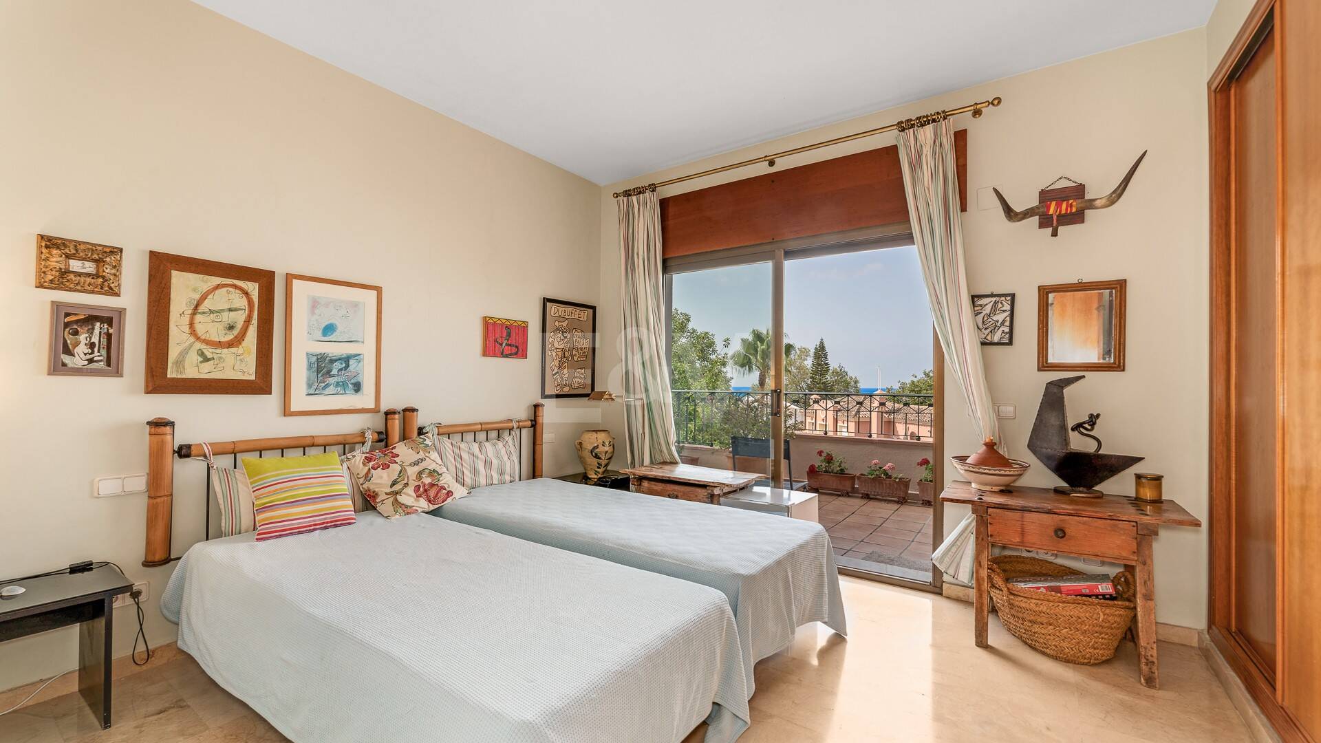 Duplex-Penthouse mit atemberaubendem Panoramablick auf das Meer und den Golfplatz in der prestigeträchtigen Urbanisation Vistagolf