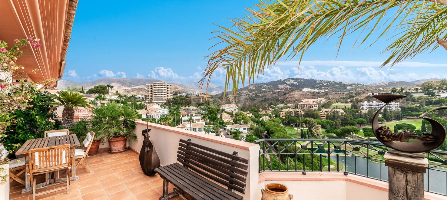 Duplex Penthouse with Stunning Panoramic Sea and Golf Views in the Prestigious Urbanisation Vistagolf