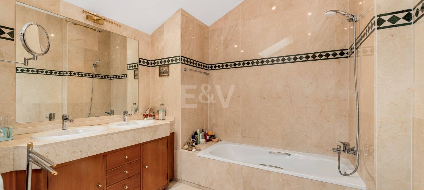 Duplex Penthouse with Stunning Panoramic Sea and Golf Views in the Prestigious Urbanisation Vistagolf