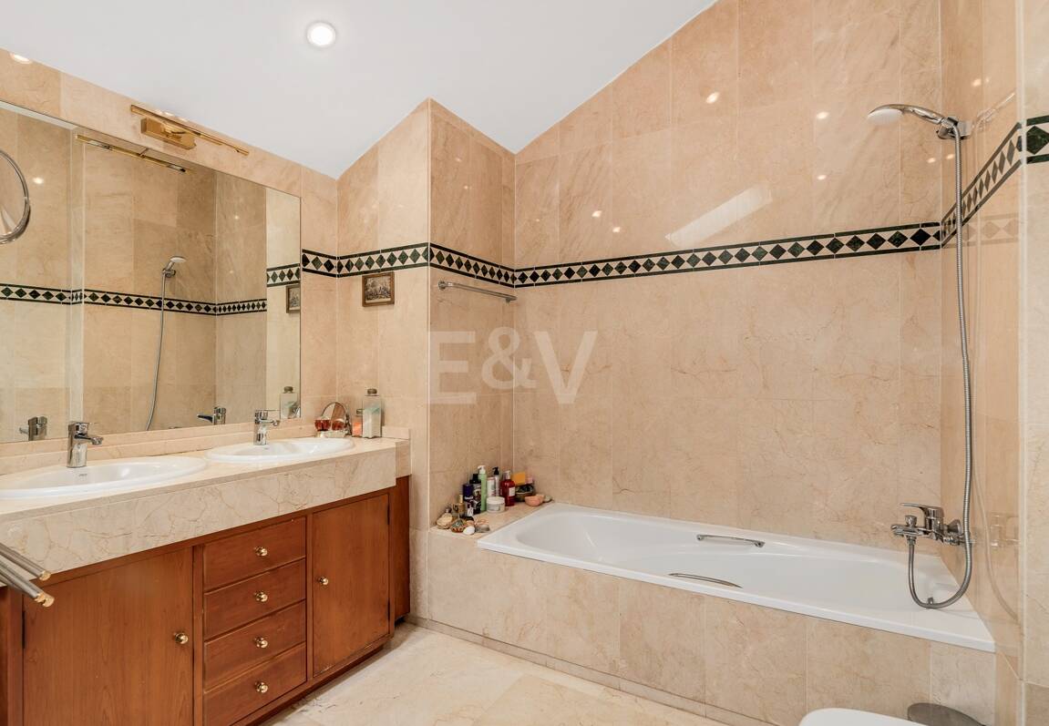 Penthouse Duplex avec vue panoramique sur la mer et le golf dans la prestigieuse urbanisation Vistagolf