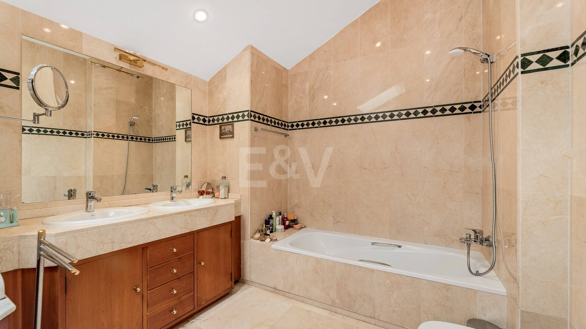 Duplex-Penthouse mit atemberaubendem Panoramablick auf das Meer und den Golfplatz in der prestigeträchtigen Urbanisation Vistagolf