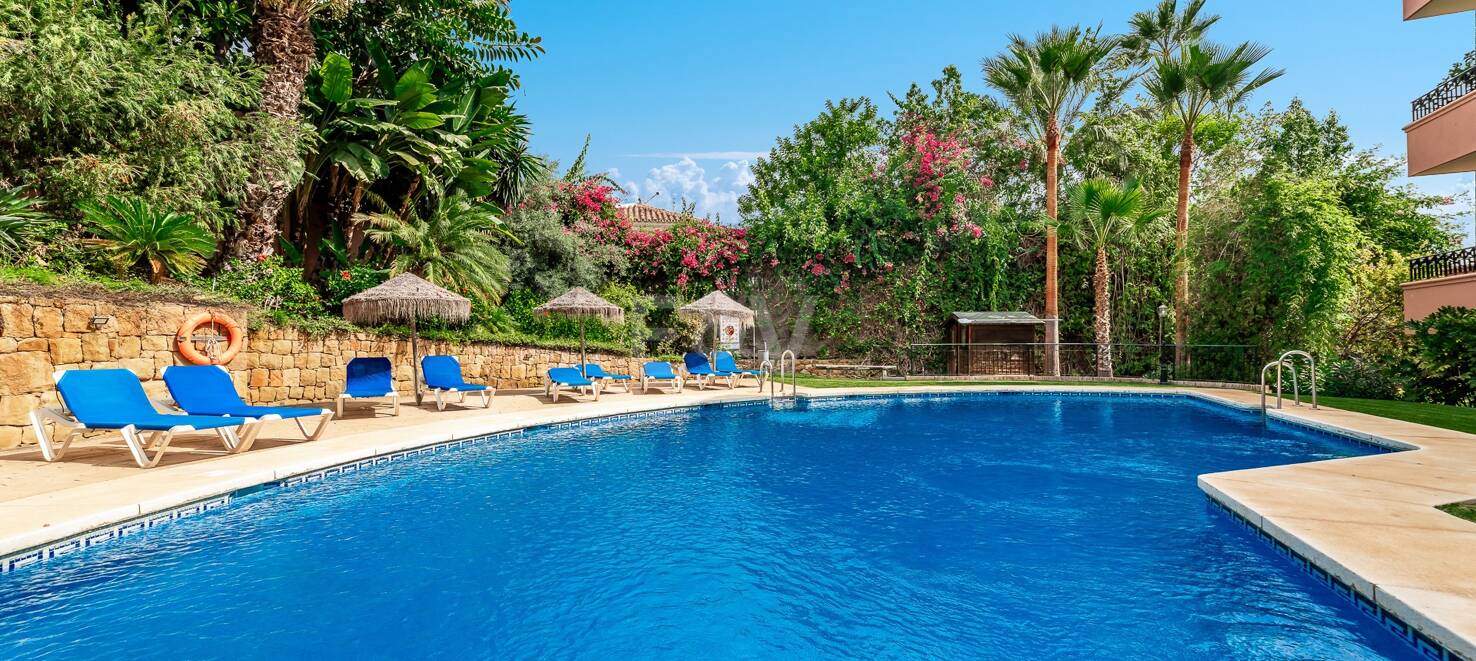 Duplex Penthouse with Stunning Panoramic Sea and Golf Views in the Prestigious Urbanisation Vistagolf