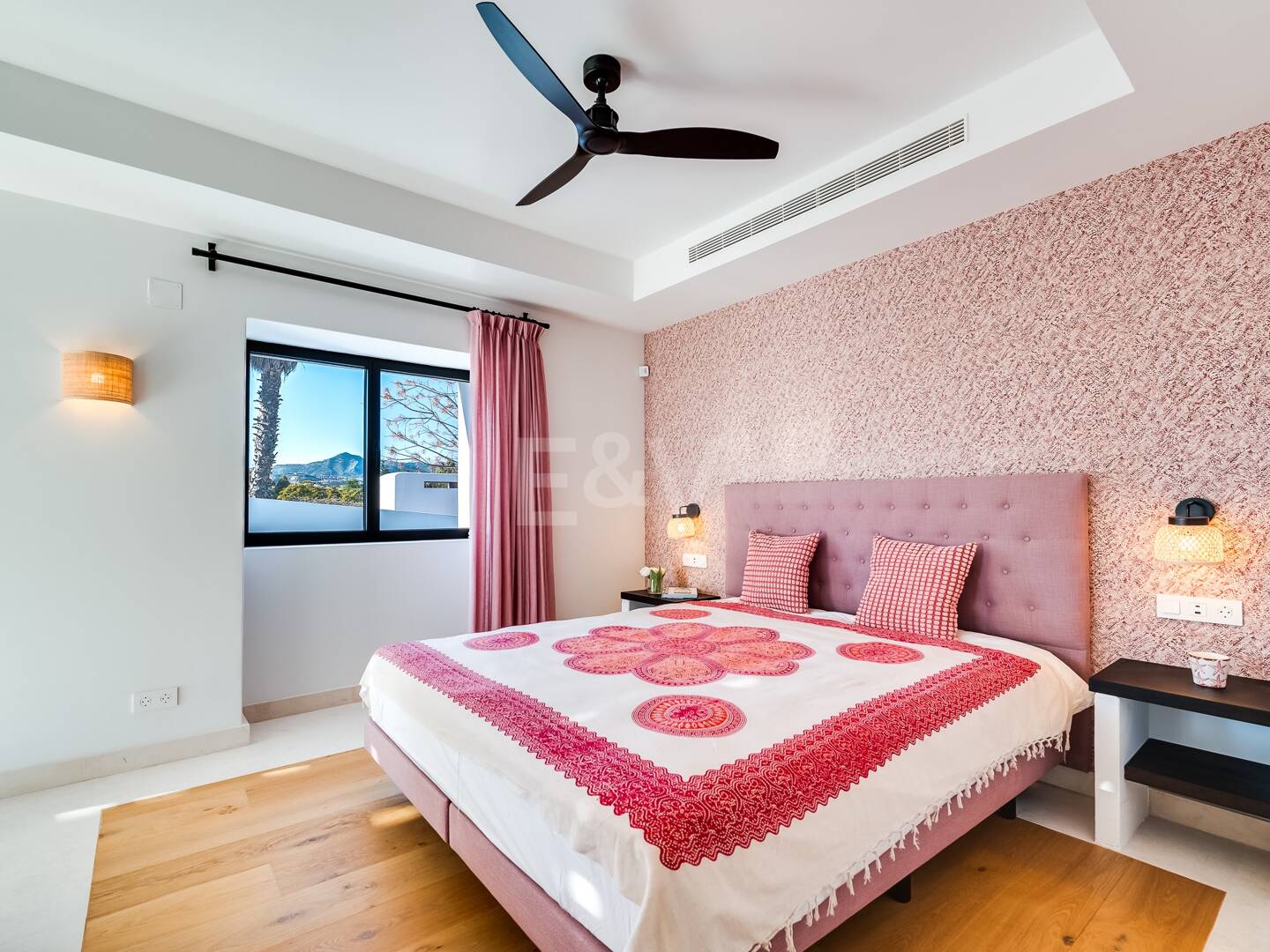 Magnífica villa estilo Boho a pocos pasos de la playa en la prestigiosa Guadalmina