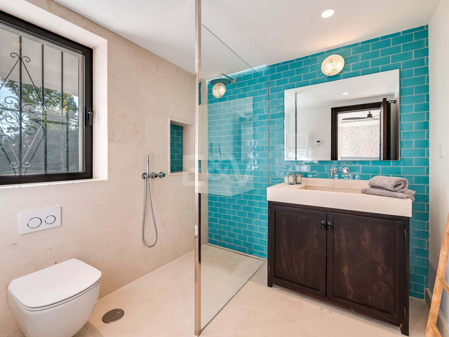 Magnífica villa estilo Boho a pocos pasos de la playa en la prestigiosa Guadalmina