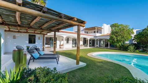 Wspaniały Andaluzja-Cortijo stylu Villa Tylko kroki od plaży w prestious Guadalmina Baja